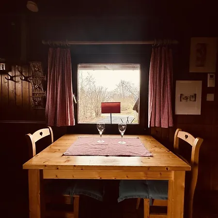 Cozy Forest Escape Dağ evi Sourbrodt